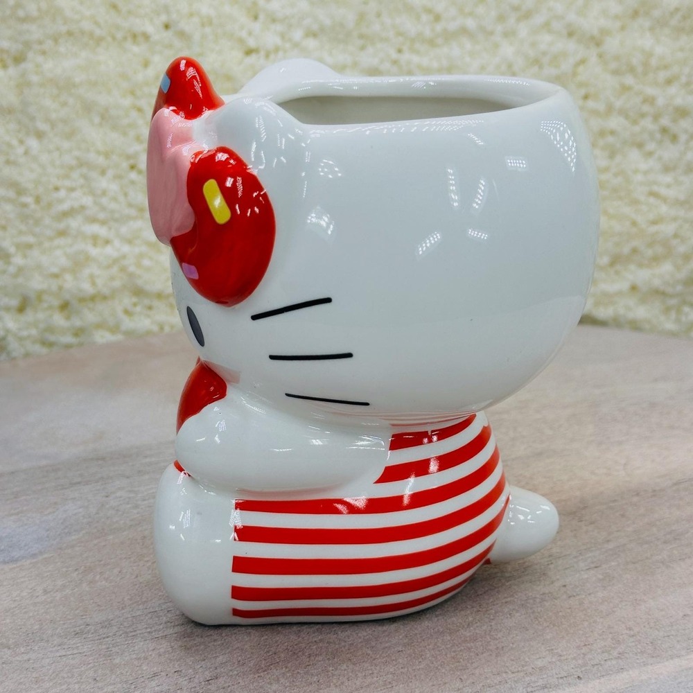 Hello Kitty 3D Full Body Mug 20oz Red LOVE Valentine's Cup NEW - Picture 9 of 15